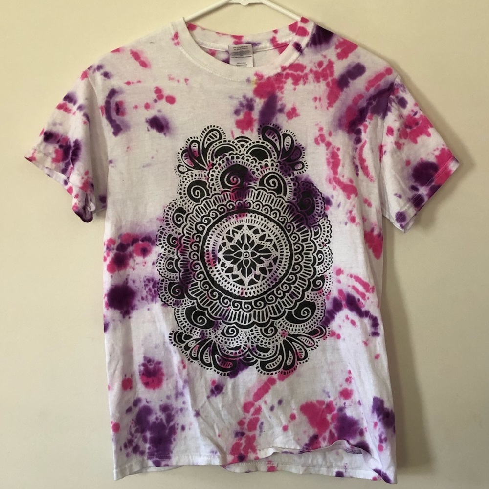 Vintage tie dye design tee size SMALL
